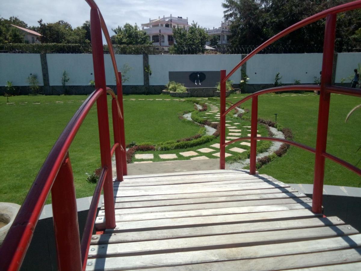 במבורי Chamiachi Hotel & Apartments מראה חיצוני תמונה