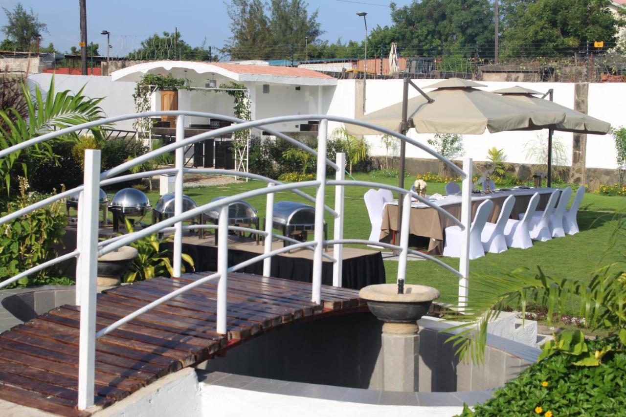 במבורי Chamiachi Hotel & Apartments מראה חיצוני תמונה