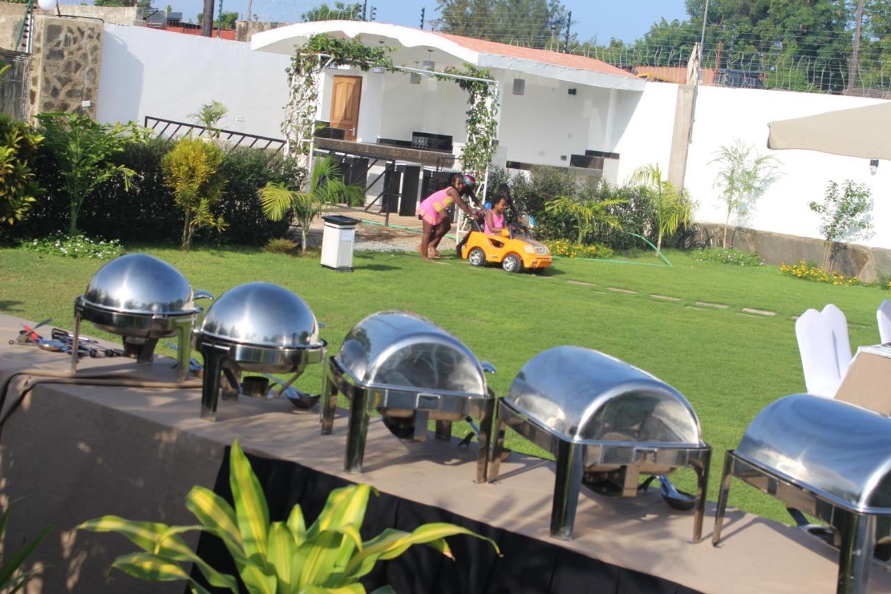 במבורי Chamiachi Hotel & Apartments מראה חיצוני תמונה