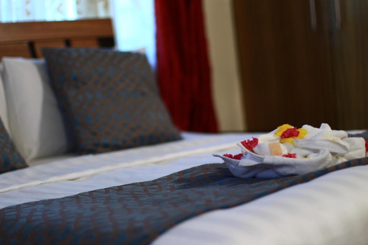 במבורי Chamiachi Hotel & Apartments מראה חיצוני תמונה