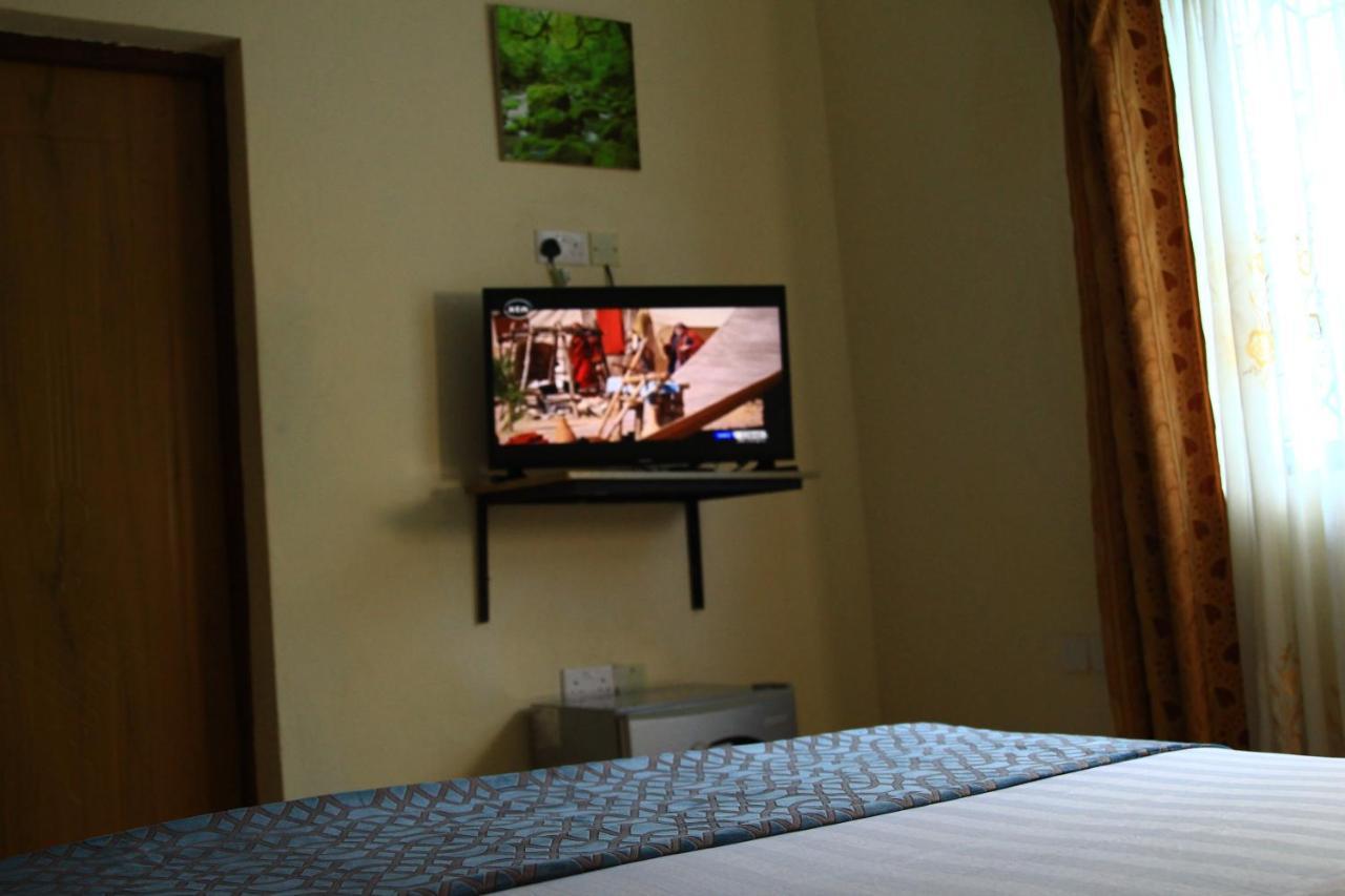 במבורי Chamiachi Hotel & Apartments מראה חיצוני תמונה